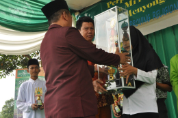 Penyerahan Piala bergilir